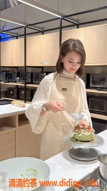 深圳楼凤资源信息,深圳福田苏老湿，SM潮喷大胸御姐，开课1688起