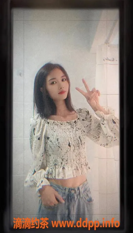 北京楼凤-朝阳望京婷婷，22岁学生，体重45，茶费仅8