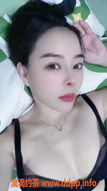 北京楼凤-丰台成寿寺鑫鑫，27岁娇小美女，36D身材诱人