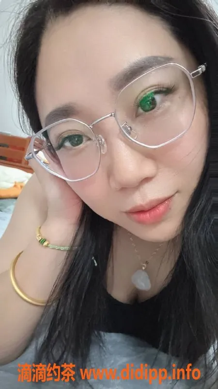 北京楼凤-丰台32岁沐子，160微胖，800元50分钟服务