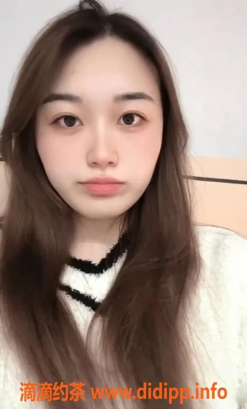 北京楼凤-朝阳六六：20岁清纯女友系，身高163，服务1200元