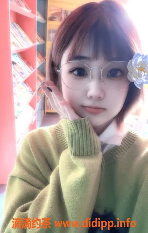 上海楼凤-普陀欣怡，170长腿小学老师，1800起