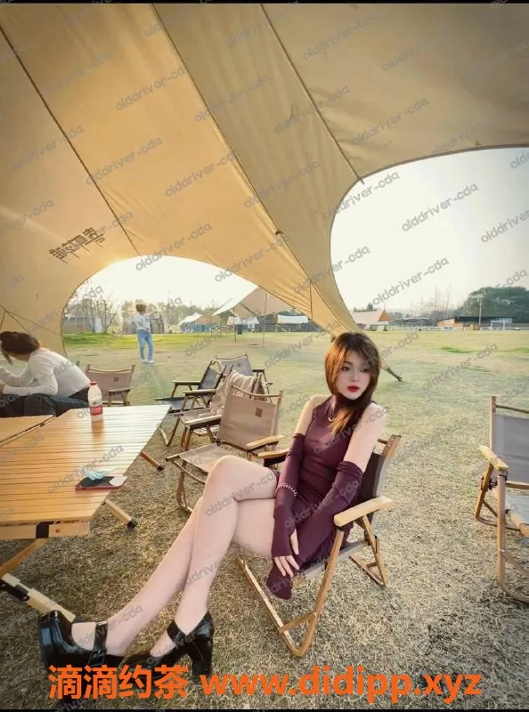 成都楼凤-金牛区小U，身高170，18岁，服务多样乐享其中