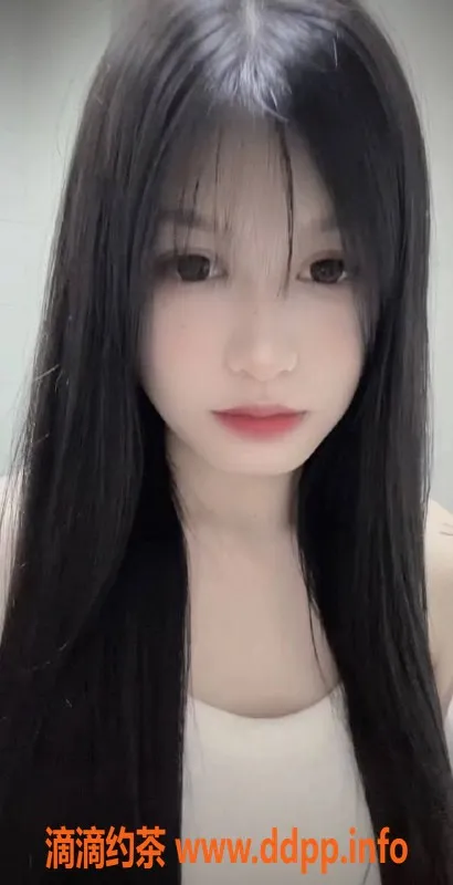 成都楼凤-梦梦18岁嫩妹，160身高，500元体验