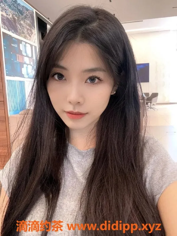 南昌楼凤-红谷滩可儿，162身高，95体重，服务多样