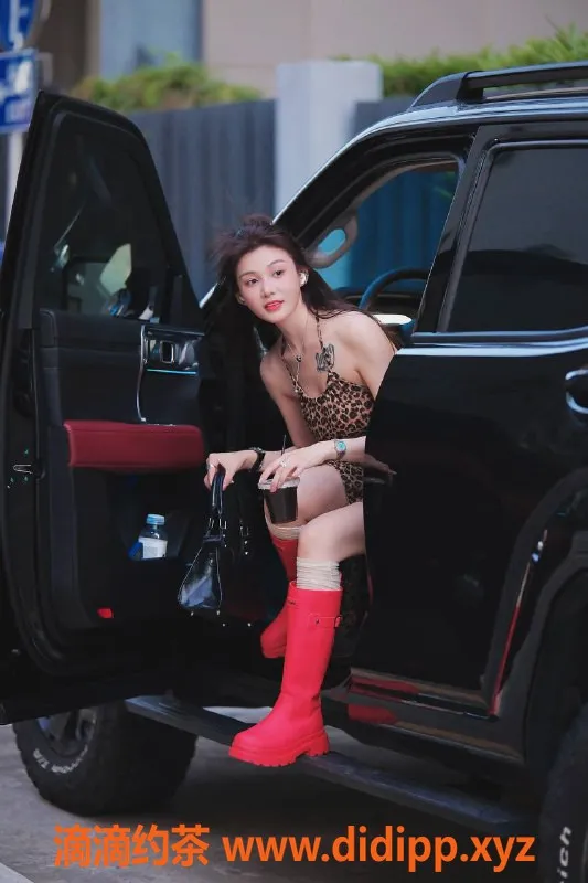 广州楼凤-天河明星，课费800起，超值体验等你来