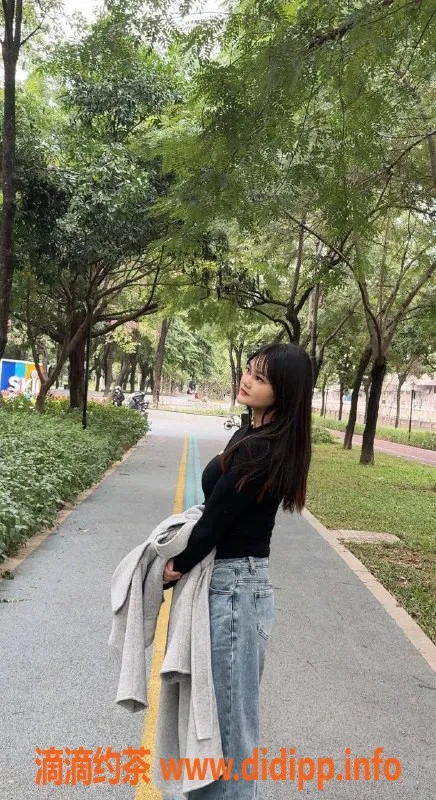 深圳楼凤-宝安仙儿，舌吻服务仅需700元！