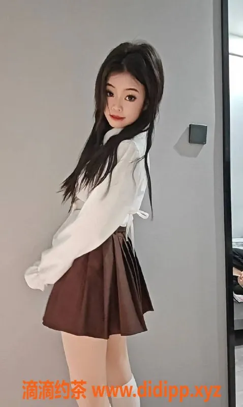 成都楼凤资源信息,成都嫩妹一万，身高145体重70，价格500元