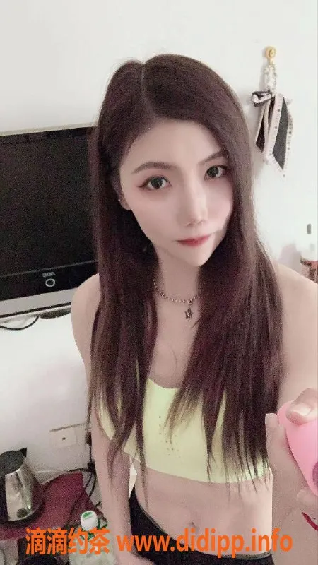 北京楼凤-亚运村小鹿，24岁165cm，32C高颜值享受仅需1K