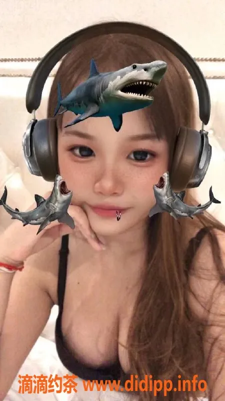 深圳楼凤-龙华区依甜（蛇吻69）优惠来袭，价格超值