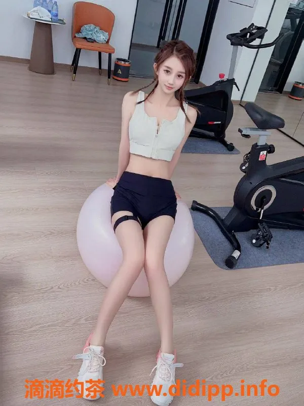 北京楼凤-朝阳大悦城21岁经典学妹，超甜热情