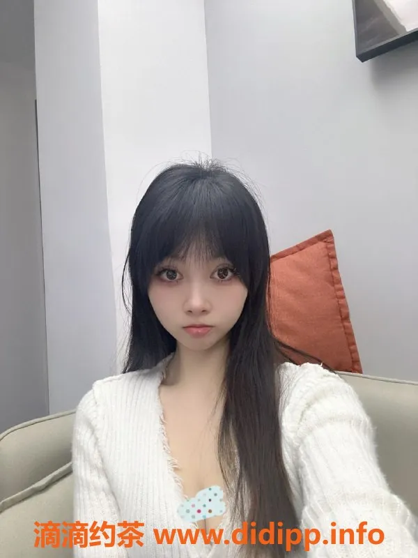 深圳楼凤-曦儿 21岁 166cm 36C 陪浴激情服务