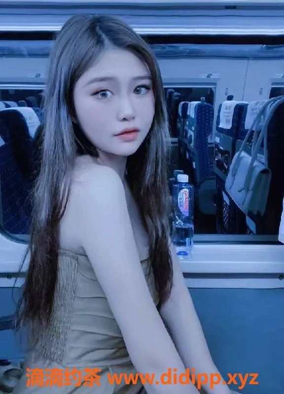 杭州楼凤资源信息,拱墅区珞可，19岁嫩妹，165cm，36D热情服务