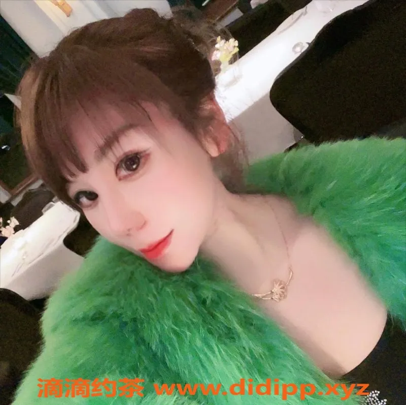 上海楼凤-普陀娜娜，98年大胸 F罩杯，170高57重，服务好评如潮