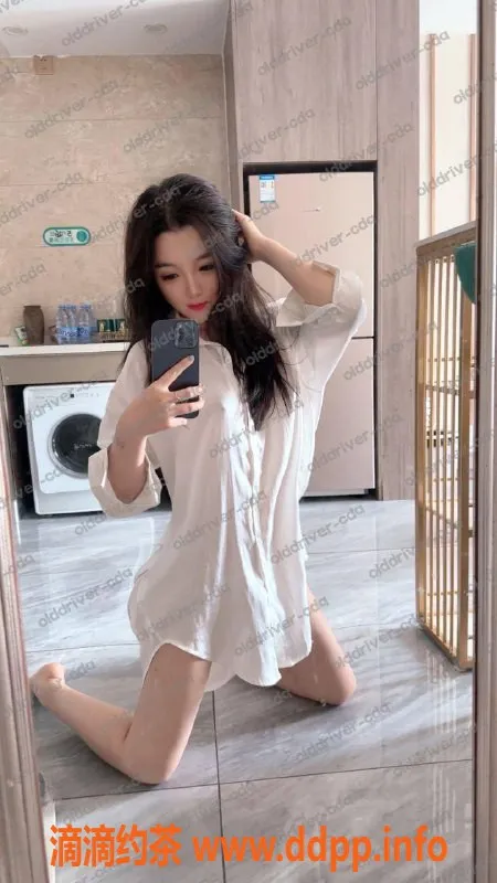 成都楼凤-武侯区小九，24岁舞蹈老师，身高160，体重86，900P可优惠