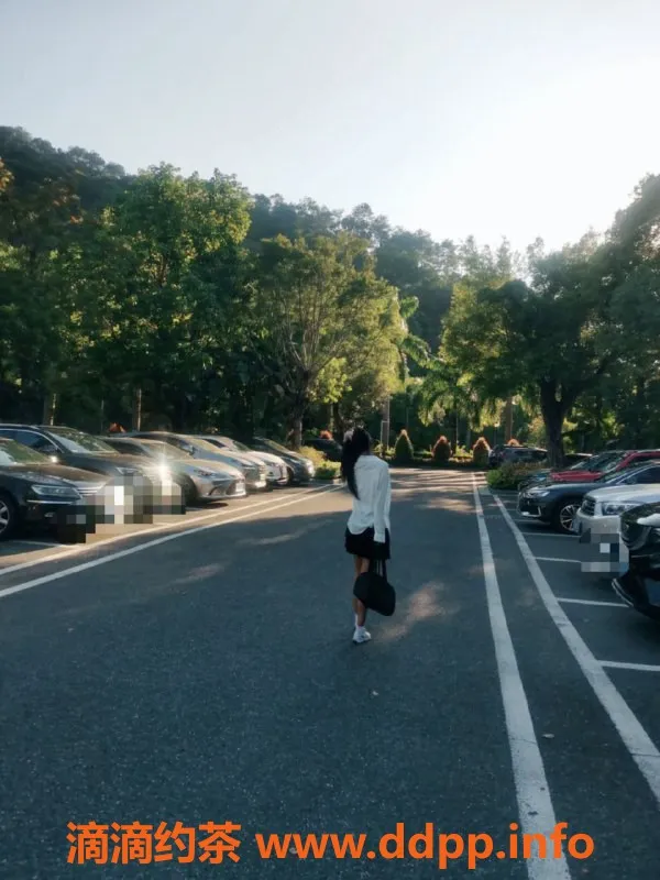 广州楼凤-海珠区26岁芊芊，168cm，55kg，500起服务多样！