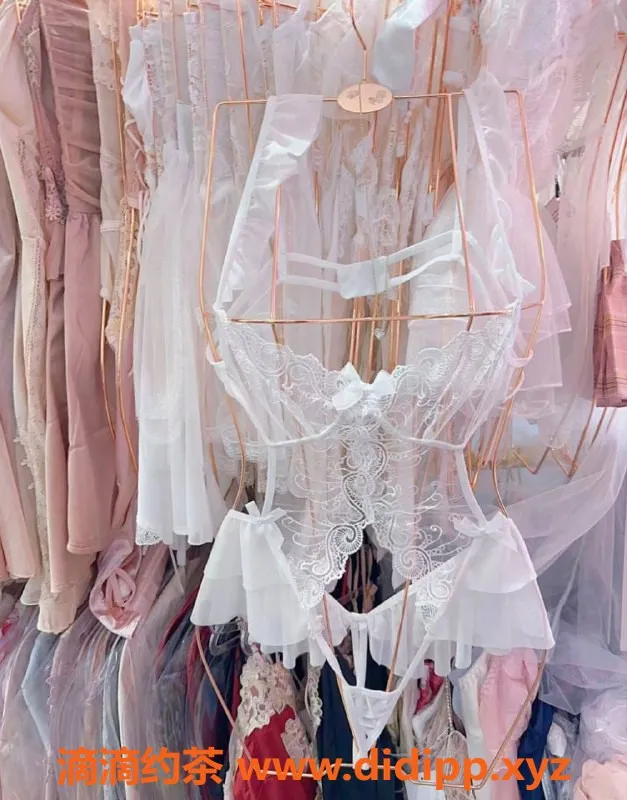 北京楼凤-朝阳小阿秋，170cm/22岁，课费1500p