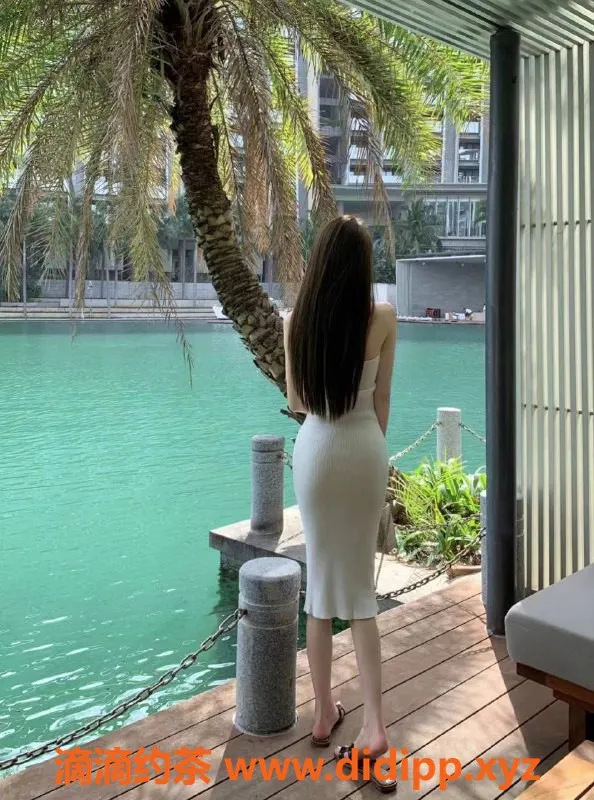 成都楼凤-武侯区秦老师，168身高100体重，900p服务体验