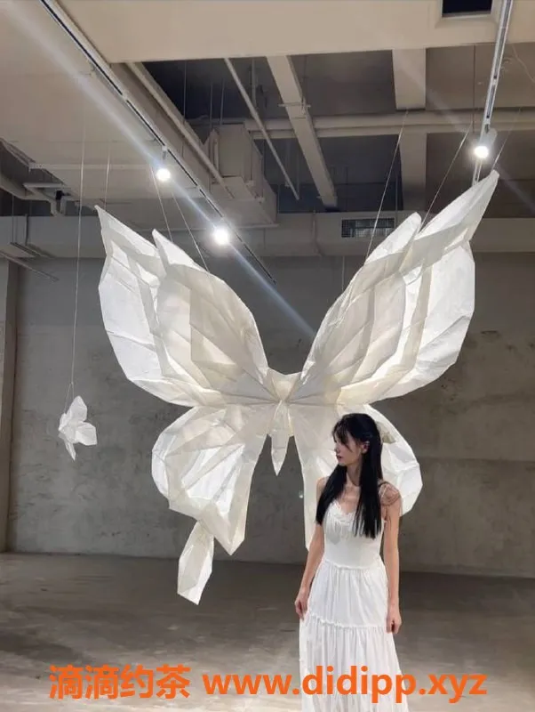 成都楼凤-锦江区鲨鱼妹，22岁，164cm，调情服务仅800p