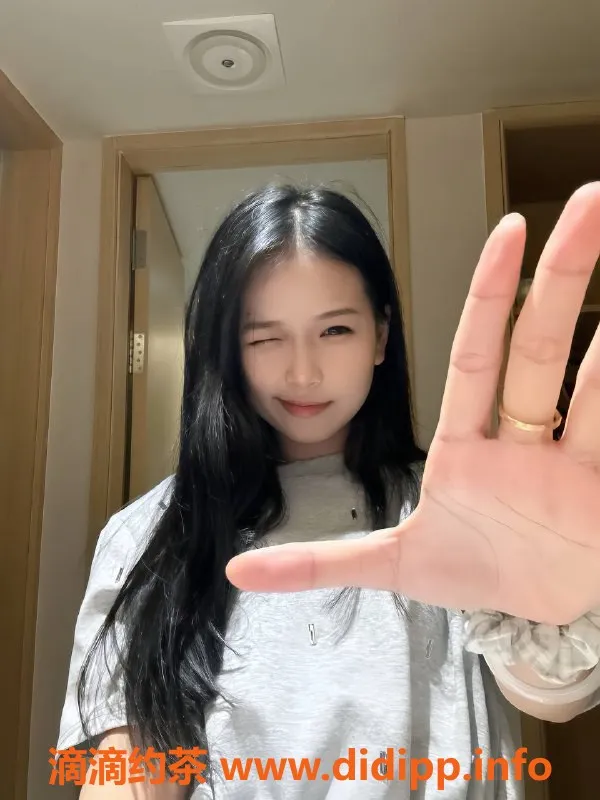 深圳楼凤-宝安可欣，900元口爆车震服务等你体验