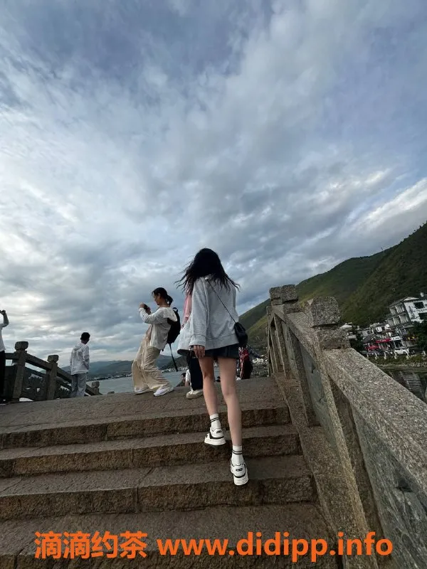 成都楼凤-武侯区欣然，166高90重仅1000p体验