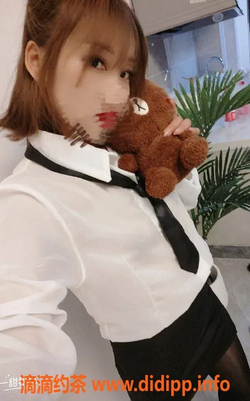 成都楼凤-锦江区小叶子，27岁身高150，服务多样仅需500p