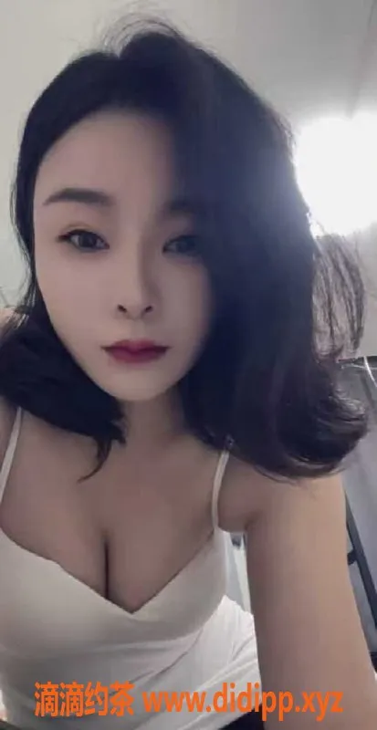 深圳楼凤资源信息,龙华兔子，26岁性感美女，满足你的幻想！