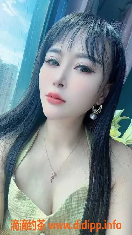 深圳楼凤-罗湖小玲，28岁D罩杯，私密服务限时优惠