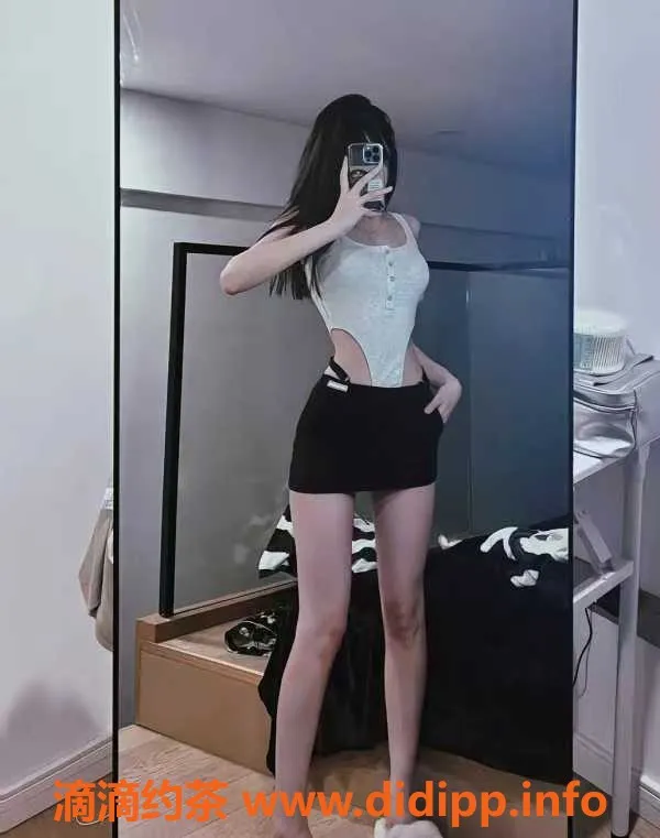 深圳楼凤资源信息,罗湖小玲，28岁D罩杯，私密服务限时优惠