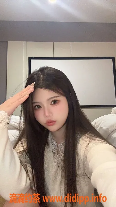 长沙楼凤-开福区20岁椰子，身高165，体验无套口服务