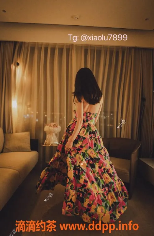 深圳楼凤资源信息,深圳小鹿，服装诱惑，1000元起