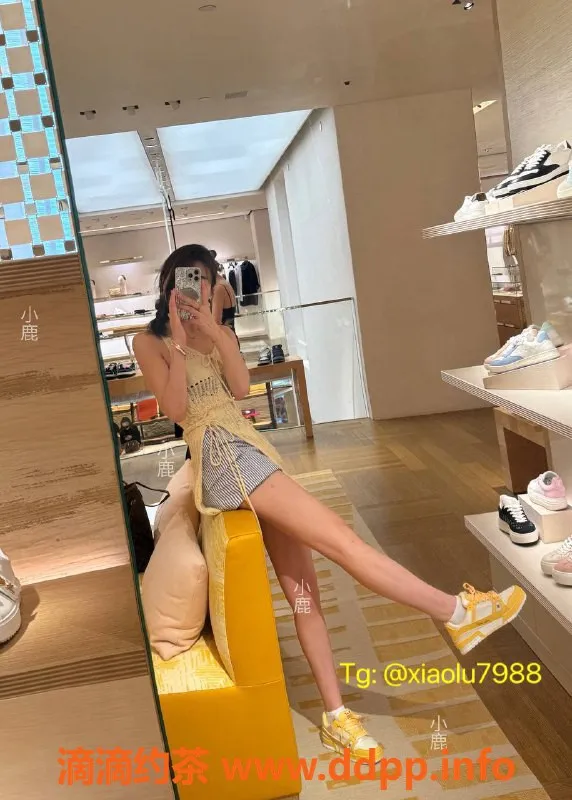 深圳楼凤-深圳小鹿，服装诱惑，1000元起