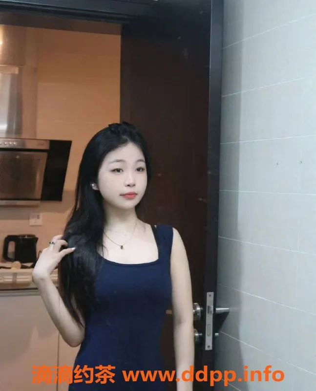 深圳楼凤-龙岗区嫩妹泡泡，900元蛇吻制服服务