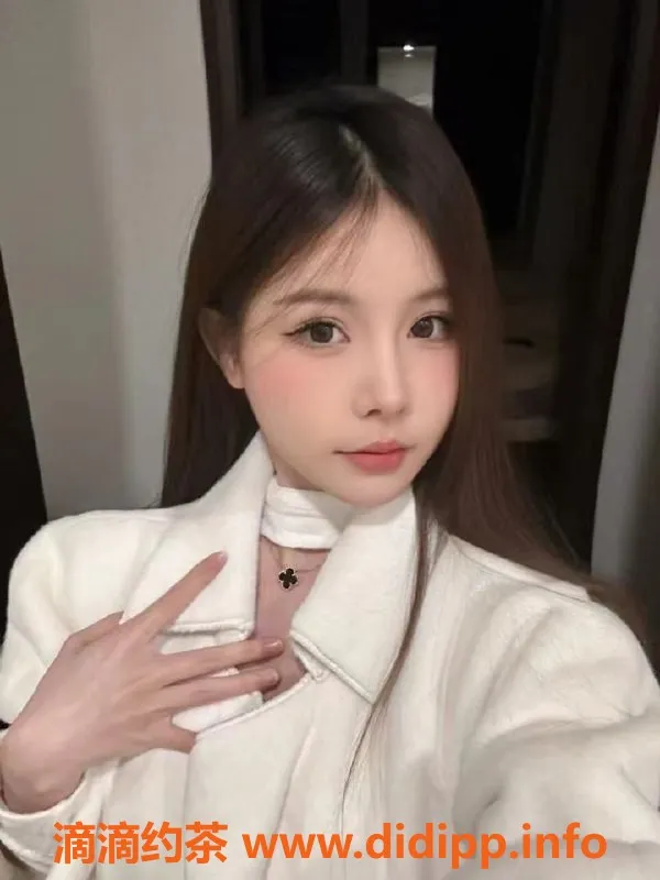 成都外围-成都20岁软糖，匀称身材600元体验