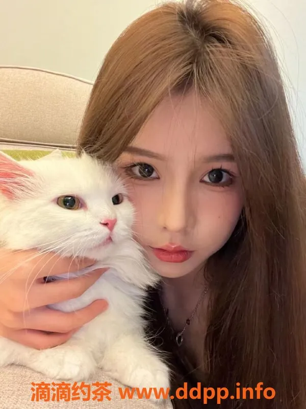 成都外围-成都20岁软糖，匀称身材600元体验