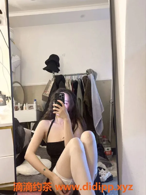 深圳楼凤-福田御姐木瓜，五百大胸，舌吻六九服务