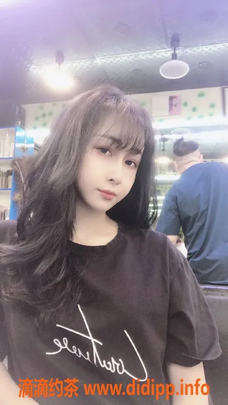 广州楼凤-广州天河罗莎，享受鸳鸯浴与69式服务