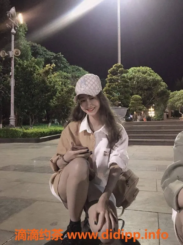 广州楼凤-广州天河罗莎，享受鸳鸯浴与69式服务