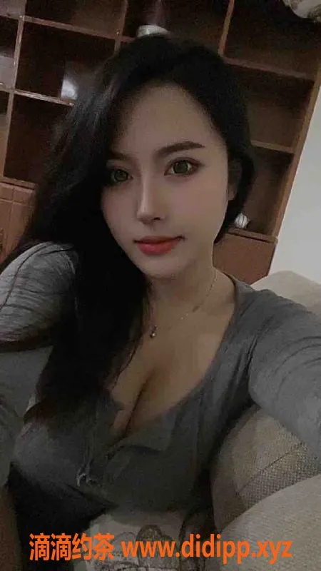 上海楼凤-闵行御姐林月，22岁大胸魅力四射