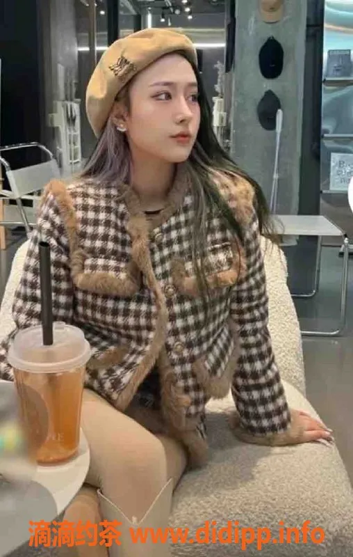 上海楼凤-闵行御姐林月，22岁大胸魅力四射