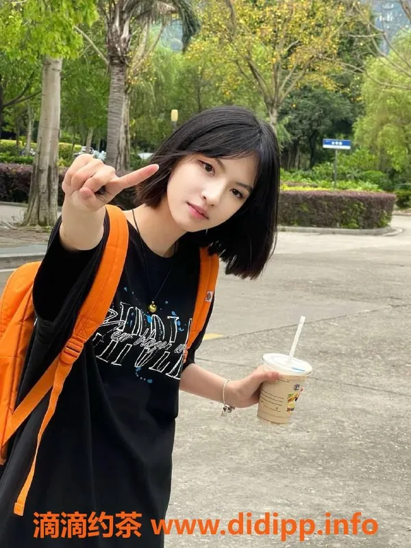 北京楼凤-朝阳北苑清新短发小妹，身高160，80斤超乖巧