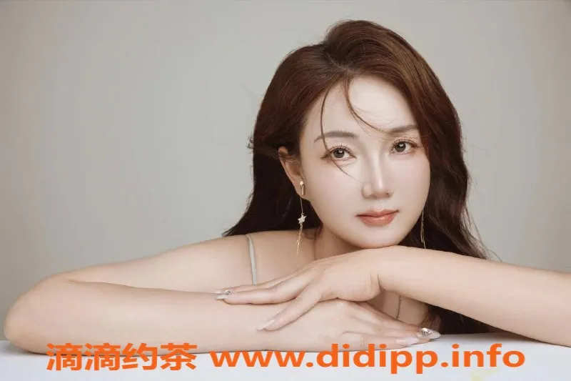 北京楼凤-东城熟女骚姐，五张超值大全套来袭！