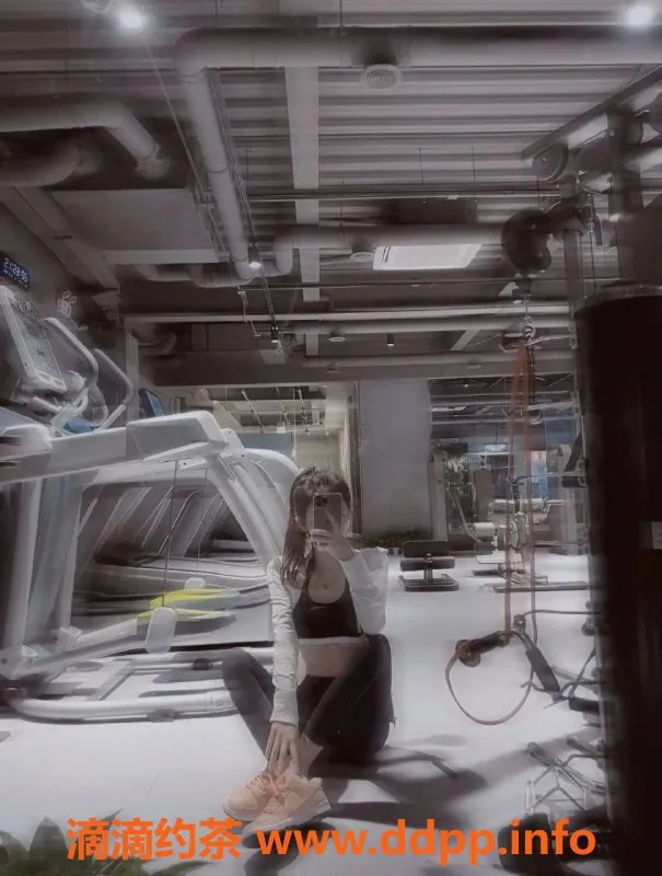 成都楼凤资源信息,锦城湖果果，24岁少妇，服务超赞，500元60分钟