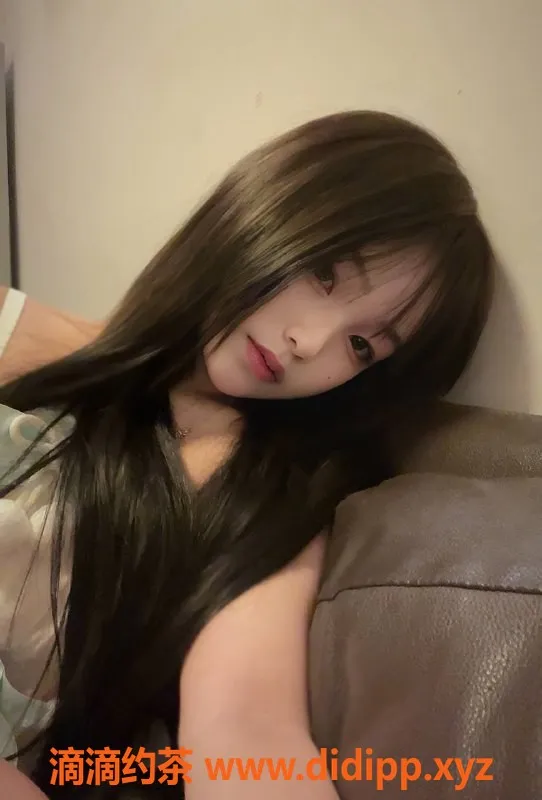 深圳楼凤-龙华晶晶：1000起双向服务，享受舌吻与陪浴