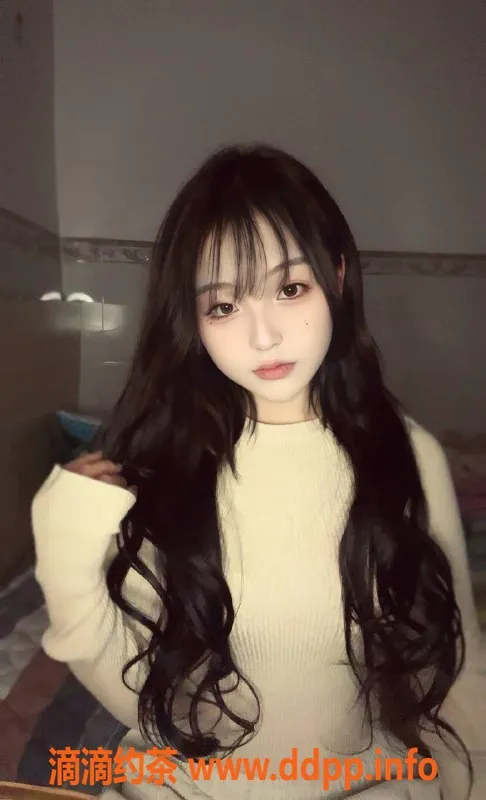 深圳楼凤-龙华晶晶：1000起双向服务，享受舌吻与陪浴