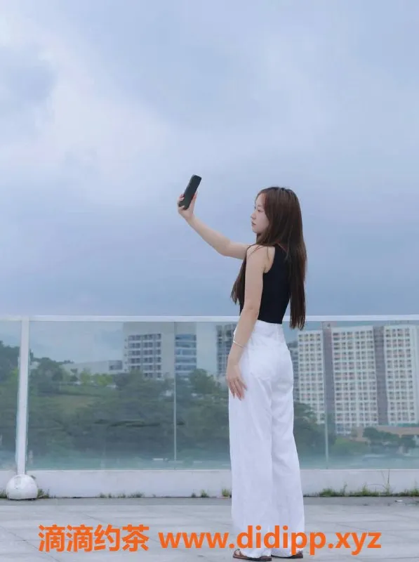 深圳楼凤-龙华糖糖，998元舌吻、陪浴、啪啪热选