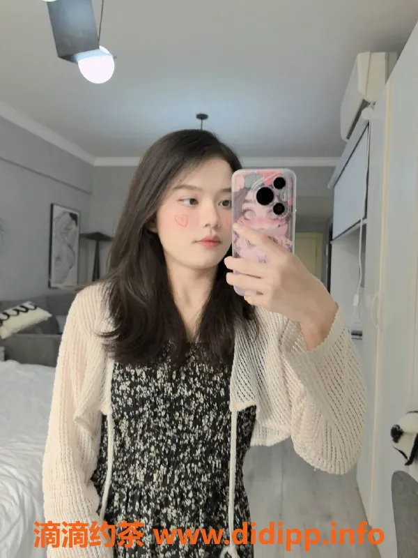 广州楼凤-天河小七，热情诱惑的中越混血嫩妹，600/1