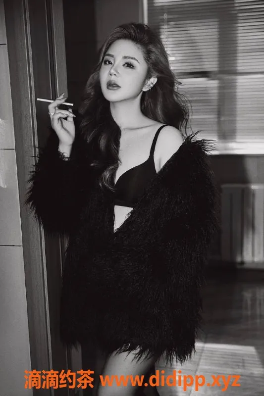 北京楼凤-双井乐姐，28岁161cm，胸围38C，13p超值服务