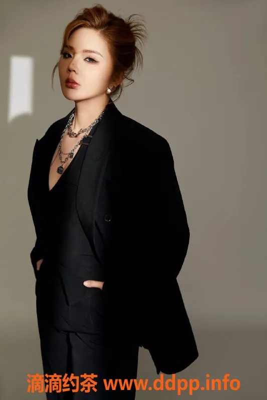 北京楼凤-双井乐姐，28岁161cm，胸围38C，13p超值服务