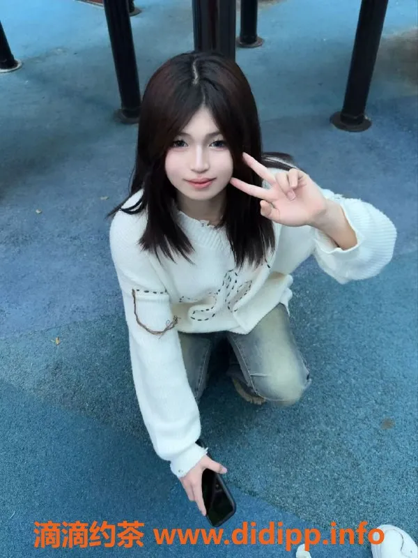 成都楼凤-成都小汐 17岁，身高160，体重95，服务500起